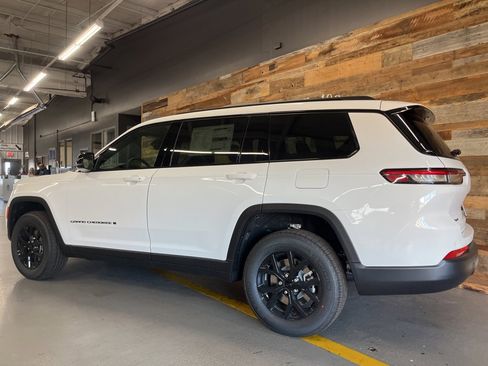 New 2025 Jeep Grand Cherokee L Altitude image 22