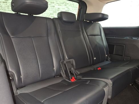 Used 2024 Ford Expedition XLT image 12