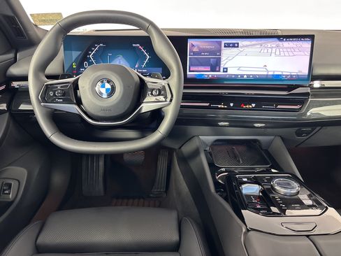 Used 2026 BMW 530i RWD image 29