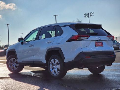 Used 2023 Toyota RAV4 LE FWD image 14