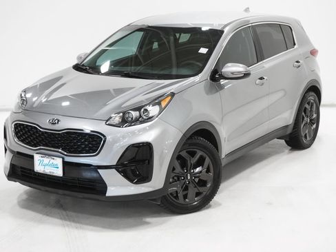 Used 2022 Kia Sportage LX w/ LX FWD Value Edition Package image 2