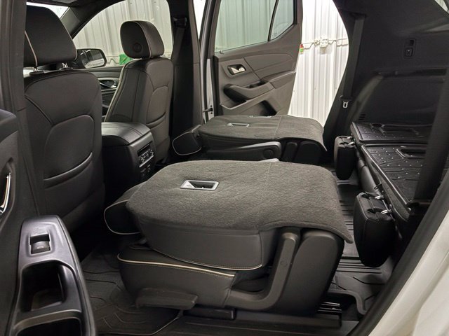 Used 2023 Chevrolet Traverse Premier w/ Redline Edition AWD/4WD image 16
