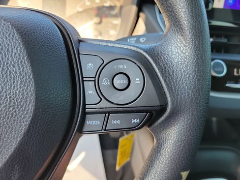 Used 2023 Toyota Corolla LE image 30