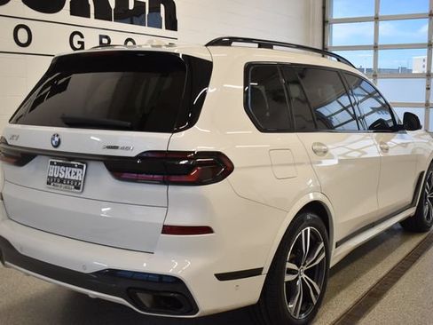Used 2024 BMW X7 xDrive40i w/ M Sport Package AWD/4WD image 4