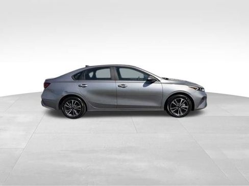 Used 2024 Kia Forte LXS FWD image 8