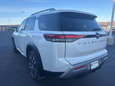 Used 2025 Nissan Pathfinder Platinum image 6