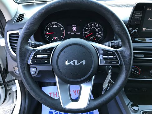Used 2022 Kia Seltos LX image 14