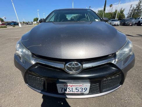 Used 2017 Toyota Camry SE FWD image 2