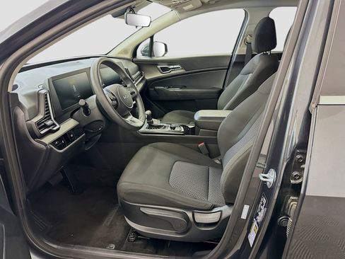 Used 2025 Kia Sportage LX image 13