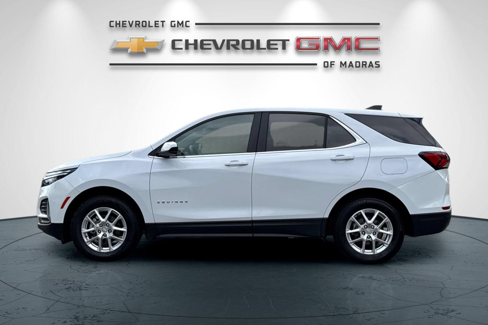 Used 2024 Chevrolet Equinox LT AWD/4WD image 6