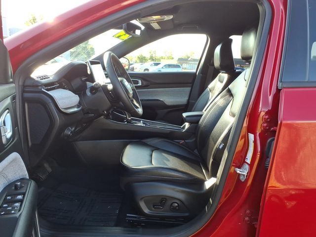 Used 2024 Jeep Compass Latitude AWD/4WD image 13