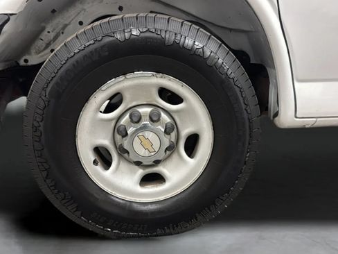 Used 2004 Chevrolet Express 3500 Extended Passenger w/ LS Preferred Equipment Group RWD image 27