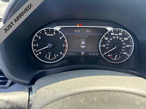 Used 2023 Nissan Altima 2.5 SR FWD image 9