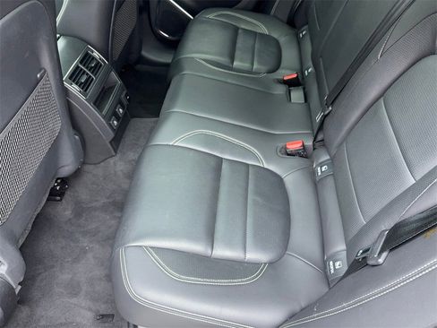 Used 2024 Jaguar F-PACE R-Dynamic S image 43