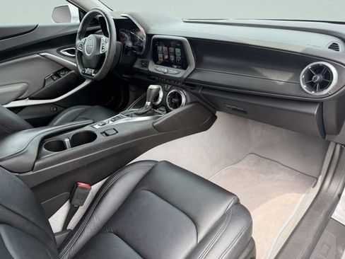 Used 2018 Chevrolet Camaro SS RWD image 15