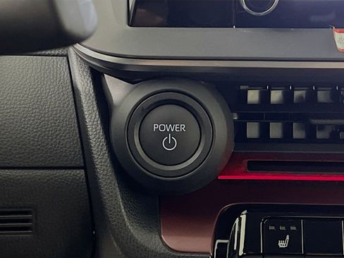 Used 2025 Toyota Prius Plug-In Hybrid image 23