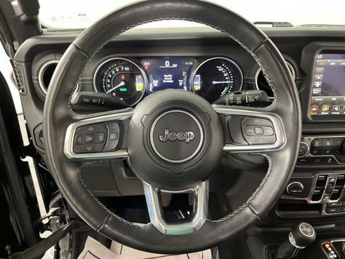Used 2023 Jeep Wrangler Unlimited Sahara w/ Cold Weather Group AWD/4WD image 17