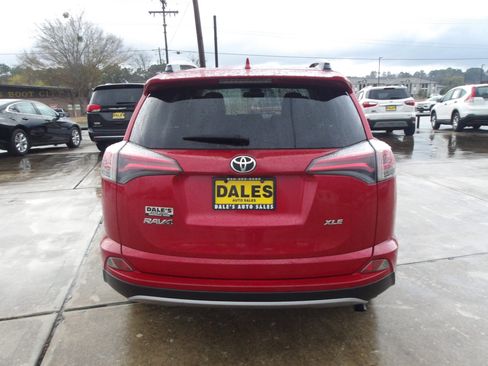 Used 2017 Toyota RAV4 XLE image 12