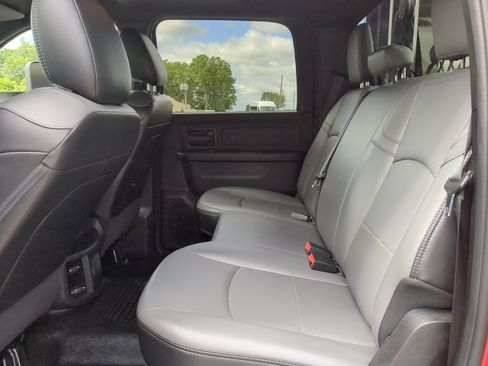Used 2022 RAM 5500 Tradesman w/ Chrome Appearance Group RWD image 12