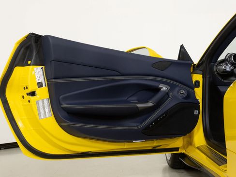 Used 2022 Ferrari F8 Tributo image 32