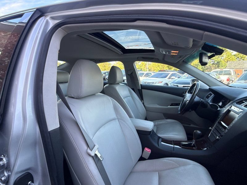 Used 2010 Lexus ES 350 w/ Preferred Accessory Package FWD image 18