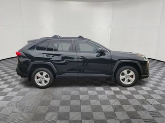 Used 2021 Toyota RAV4 LE FWD video 4