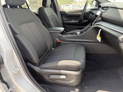 New 2026 Jeep Grand Cherokee Laredo image 16