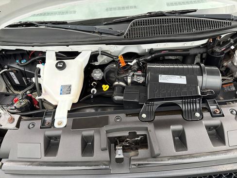 Used 2019 Chevrolet Express 2500 w/ Driver Convenience Package RWD image 18