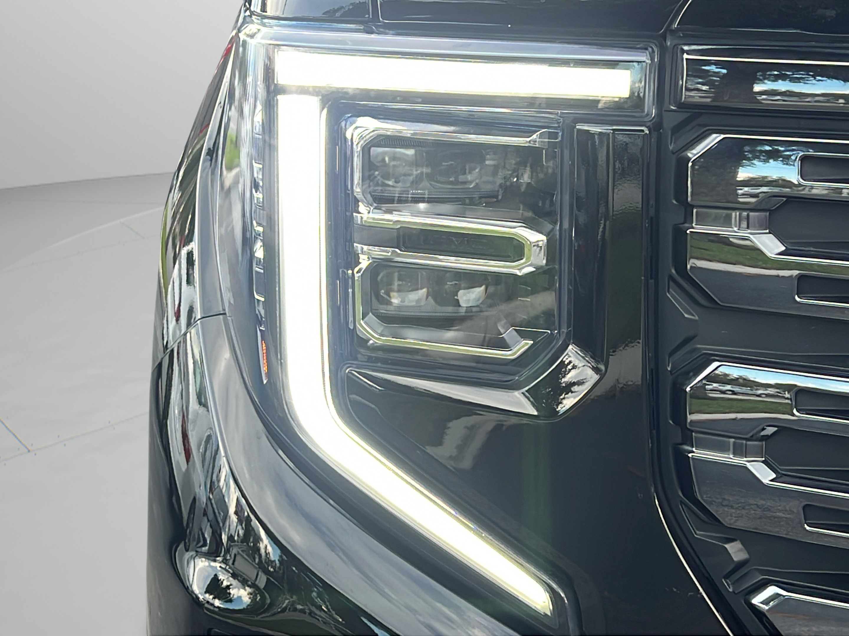 Used 2023 GMC Sierra 1500 Denali AWD/4WD image 9