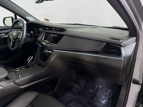 Used 2025 Cadillac XT5 Premium Luxury w/ LPO, Floor Liner Package AWD/4WD image 27