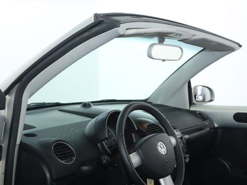 Used 2009 Volkswagen Beetle Blush image 26