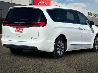 Used 2023 Chrysler Pacifica Limited