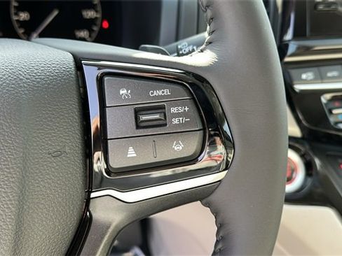 New 2026 Honda Odyssey Touring image 13