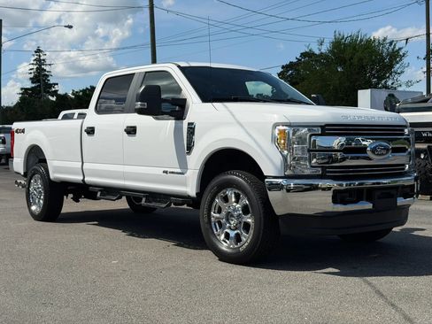 Used 2018 Ford F250 XL w/ Power Equipment Group AWD/4WD image 3