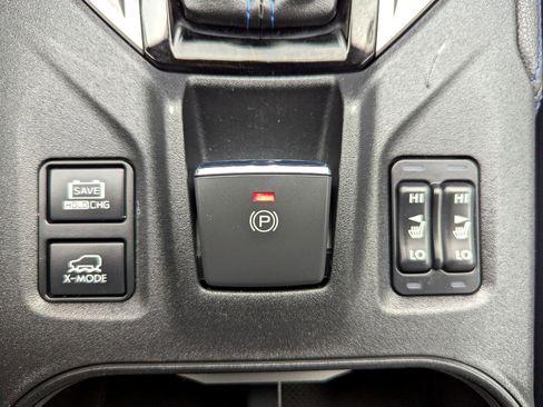 Used 2019 Subaru Crosstrek Hybrid w/ Moonroof Package w/Navigation image 33