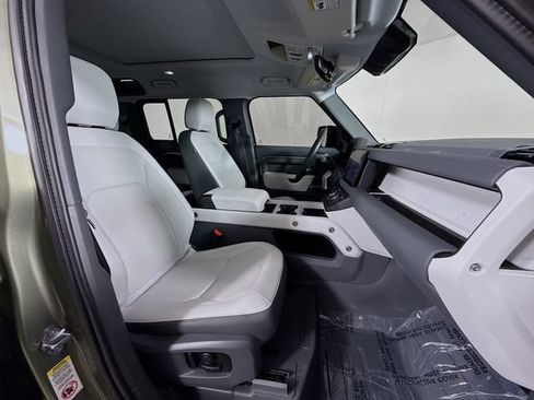 Certified 2025 Land Rover Defender 110 S AWD/4WD image 30