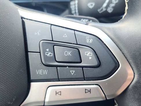 Used 2025 Volkswagen Atlas SE AWD/4WD image 32