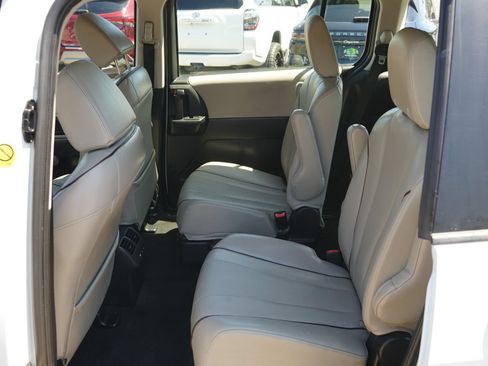 Used 2015 MAZDA MAZDA5 Grand Touring FWD image 15