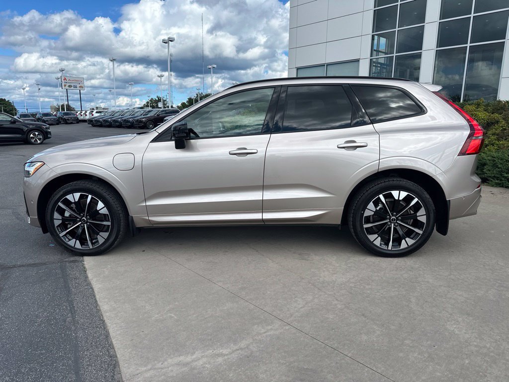 Certified 2026 Volvo XC60 T8 Plus w/ Protection Package Premier AWD/4WD image 8