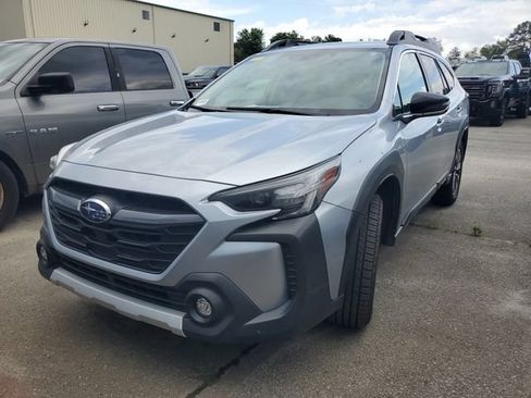Used 2023 Subaru Outback Limited XT AWD/4WD image 2