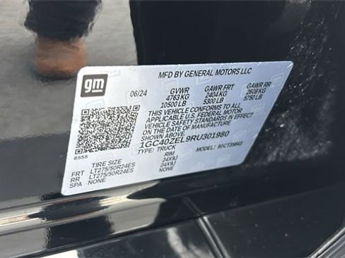 Used 2024 Chevrolet Silverado EV RST image 33