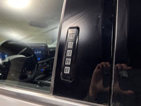 Used 2024 Ford F250 Lariat w/ Chrome Package image 30