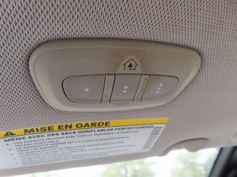 Used 2017 Chrysler Pacifica Limited image 42