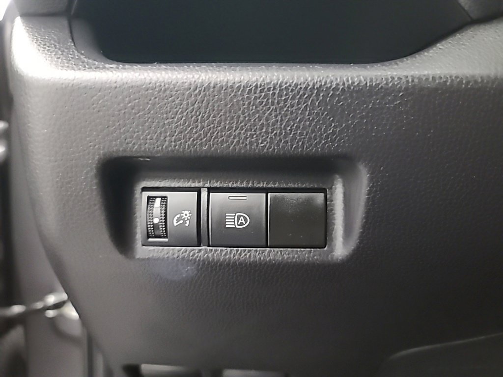 Used 2025 Toyota RAV4 LE AWD/4WD image 26