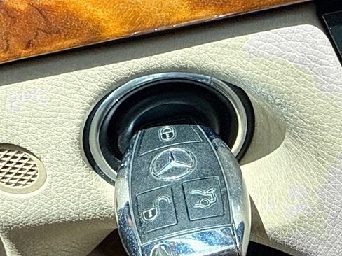 Used 2009 Mercedes-Benz E 350 Sedan image 33