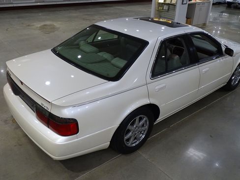 Used 2000 Cadillac Seville STS w/ Convenience Pkg FWD image 14