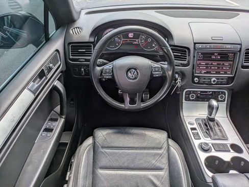 Used 2017 Volkswagen Touareg Wolfsburg Edition AWD/4WD image 16