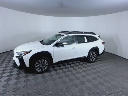 Used 2023 Subaru Outback Limited AWD/4WD image 4