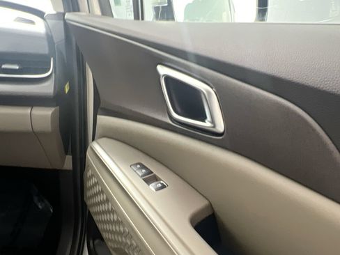 New 2026 Kia Carnival EX FWD image 31