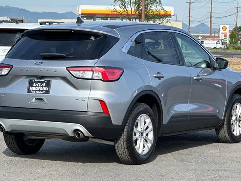 Used 2022 Ford Escape SE w/ Convenience Package AWD/4WD image 4